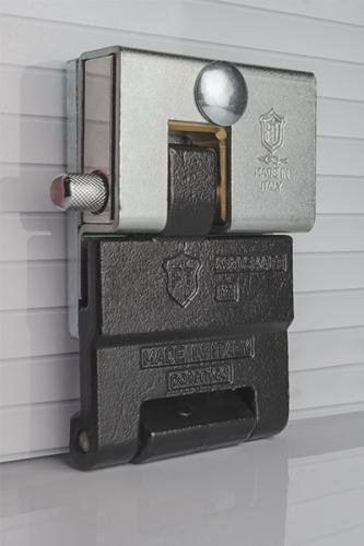Fermeture pour porte basculante de garage